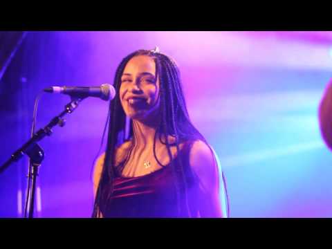 Jorja Smith ft Thea Gajik - Carry me Home