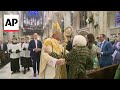 New Yorks St. Patricks Cathedral holds Easter Sunday Mass