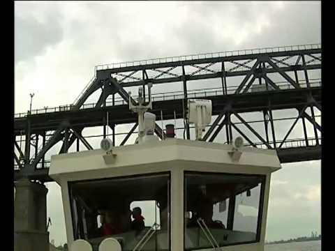 На 20 Юни 1954 е открит Дунав мост