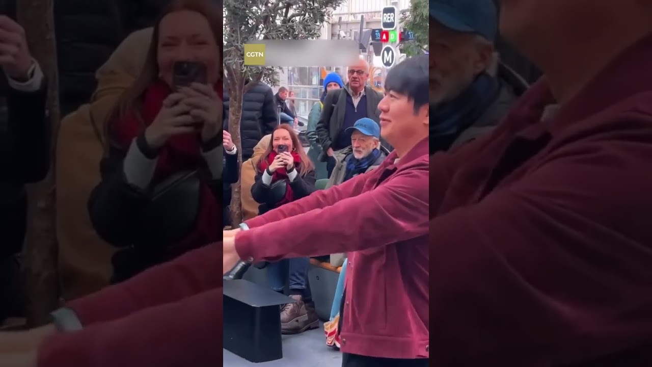 Une battle de piano inattendue et captivante dans une gare à Paris