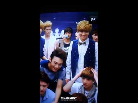 120810 เอ็กโซ่ร้อง ณ นิทรรศการเอสเอ็ม