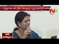DK Aruna counters KTR's comments