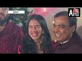 Anant Ambani - Radhika wedding: प्री-वेडिंग सेरेमनी में अंबानी परिवार ने ग्रामीणों को परोसा भोजन  - 01:32 min - News - Video
