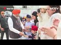 PM Modi In Gurudwara | Wearing Turban, PM Modi Serves Langar At Historic Patna Gurdwara  - 05:36 min - News - Video