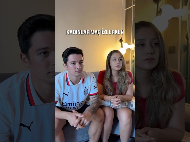 MAÇ İZLERKEN KADINLAR