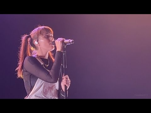 Sasha Alex Sloan - I'll Wait (Live from Singapore)