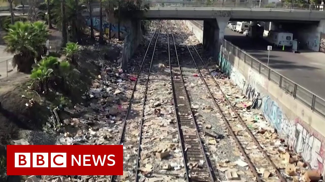 Thousands of stolen parcels litter LA railway - BBC News