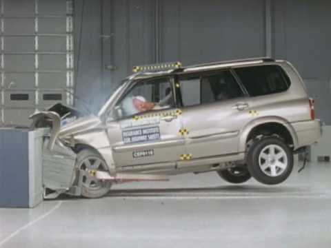 Видео краш-теста Suzuki Grand vitara 1998 - 2005