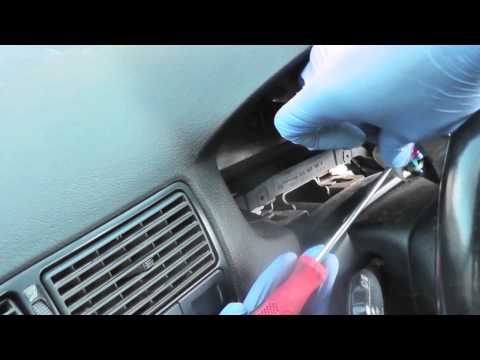 VW Golf IV - Instrument Cluster Removal