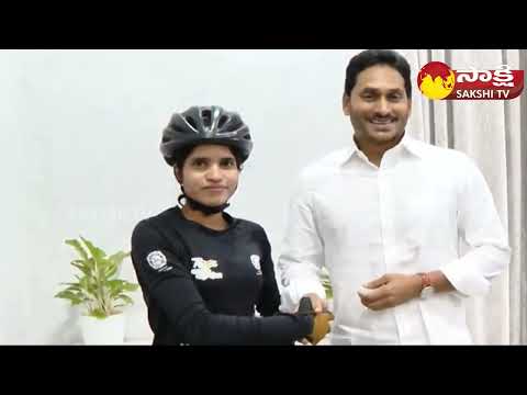 Cyclist Asha Malaviya Meets Chief Minister YS Jagan