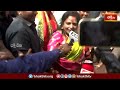 మేడారం సమ్మక్క సారలమ్మను దర్శించుకున్న గవర్నర్ తమిళిసై | Governor Tamilisai visited Medaram  - 00:40 min - News - Video