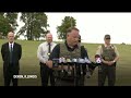 Three deputies shot, suspect wounded in Dixon, Illinois  - 01:03 min - News - Video