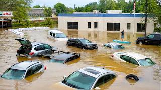 Cincinnati, Ohio Underwater!🌊 Severe Flash Floods Inundate Streets, Swamp Vehicles & Submerge Homes