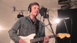 Dot Dot Dot Live Session: Edward Sansom - Follow