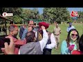Uttarakhand में धूमधाम से मनाई जा रही Holi, CM और राज्यपाल ने लोगों से की ये अपील | Aaj Tak  - 04:16 min - News - Video