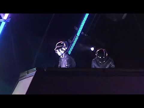 Daft Punk - Around the world/ Harder, Better, Faster, Stronger (Live)