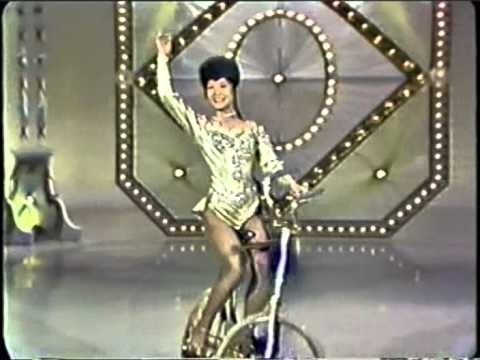 Ова е Лили Јокои, јапонската балерина на точак од далечните 60-ти
