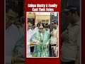 Bollywood Voting News | Actor Shilpa Shetty And Family Cast Their Votes At A Polling Booth In Mumbai  - 00:55 min - News - Video