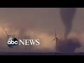Powerful tornado sweeps through wind farms in north Texas