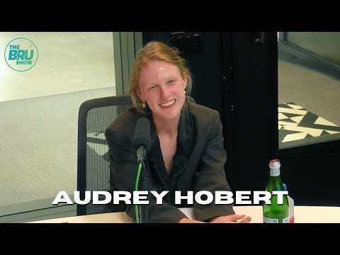 Audrey Hobert on Sue Me, Gatekeeping, Gracie Abrams & The Wild Thing in Her Car?!