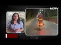 Kota Viral Video: कपल का ‘Bike Romance’ हुआ Viral, दोस्तों ने बनाया वीडियो | Rajasthan | Couple  - 03:27 min - News - Video