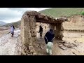 Hundreds dead in Afghanistan after flash flooding | REUTERS  - 01:40 min - News - Video