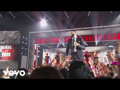 Farruko, Anuel AA - Delincuente (Premios Juventud 2019)