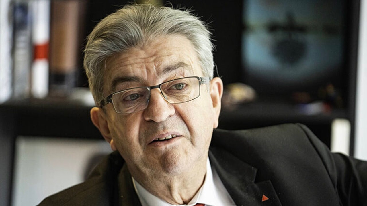 Moins radical, Jean-Luc Mélenchon se mue en candidat pour l'élection présidentielle 2027