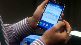 Un experto de Samsung muestra el Galaxy Note 3