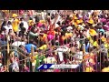 Devotees Rush In Medaram | Medaram Jatara 2024 | V6 News  - 03:06 min - News - Video