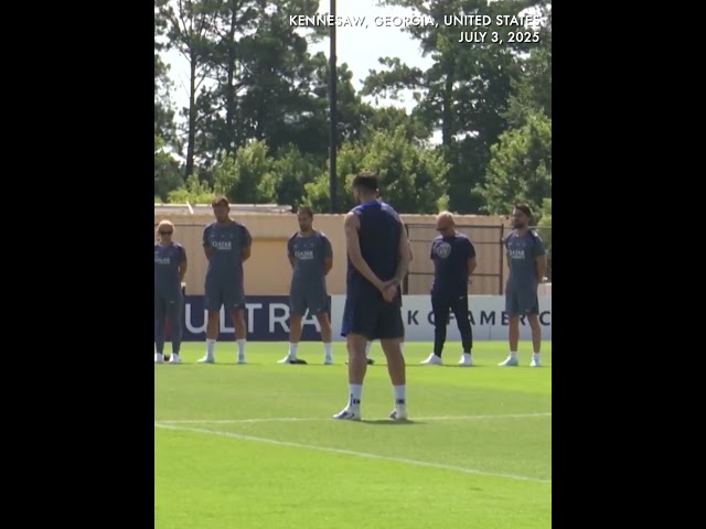 PSG hold moment of silence for Diogo Jota