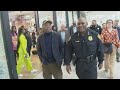 Houstonians encouraged to shop despite high crime  - 01:54 min - News - Video
