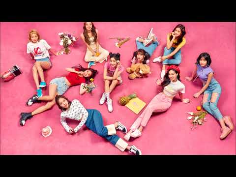 TWlCE (트와이스) -