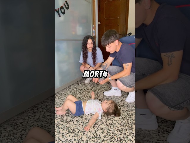 Si finge mort4 per non lavare i piatti🤦🏻 #dailyshorts #baby #familyvlog