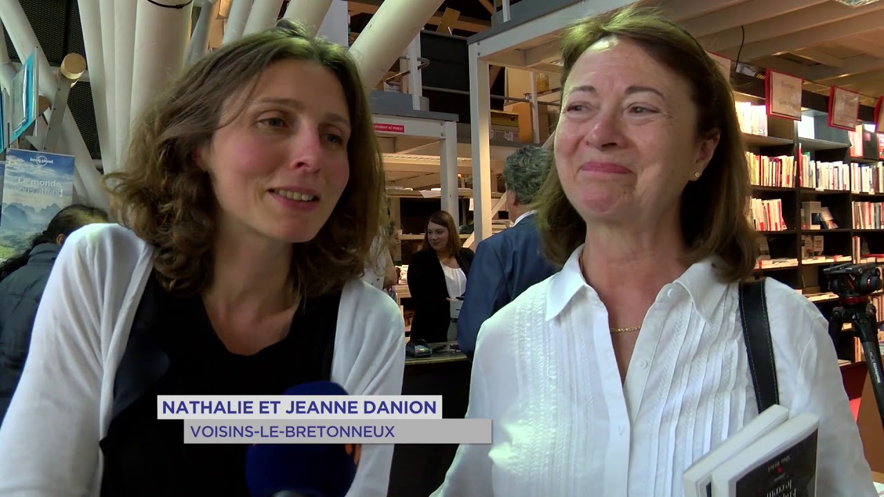 Littérature : Amélie Nothomb en dédicace au Pavé du canal