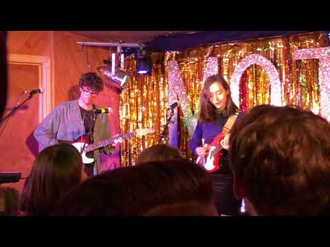 Fazerdaze - Lucky Girl (live at London Moth Club, 4th Oct 2017)