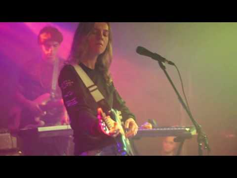The Japanese House - Pools To Bathe In (Live at the Riot Room)