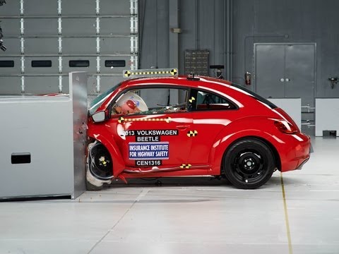 Test Crash Video Volkswagen Beetle od 2011