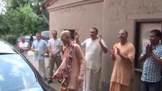 Встреча Е.С. Бхакти Викаши Свами Махараджа в храме