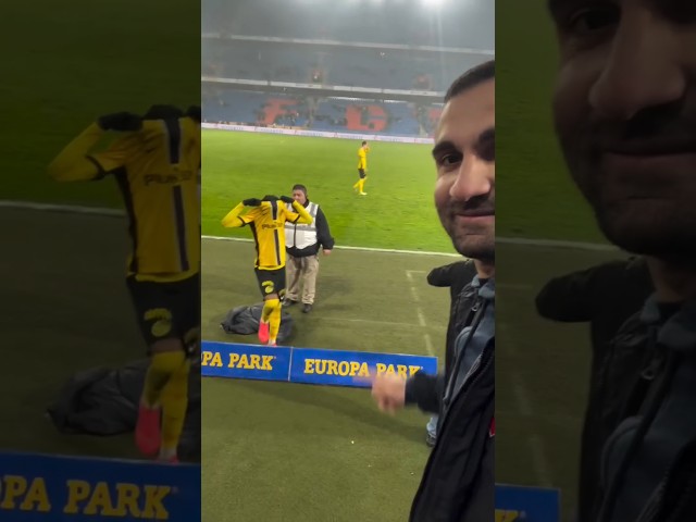 كيف يحصل هذا الشخص على قمصان اللاعبين
