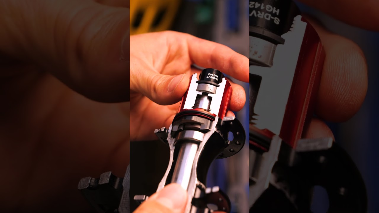 What brand of hub is this? 🤔