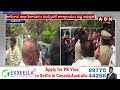 పిఠాపురం వద్ద తీవ్ర ఉద్రిక్తత..టీడీపీ vs పోలీస్|TDP vs Police In Kakinada Pithapuram Muncipal Office  - 01:08 min - News - Video