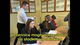 Święto Kobiet nie mogło przejść bez echa w ZS nr 1 w Białej Piskiej. Zarówno dyrektor Pan Dariusz Ch