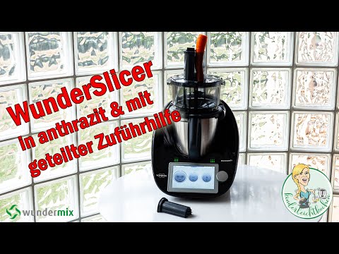 Wundermix Wunderslicer in der Farbe anthrazit / grau und geteilte Zuführhilfe für den Thermomix