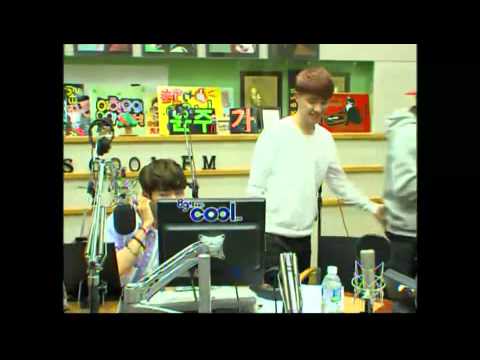 130813 슈키라 경수놀리는 백현