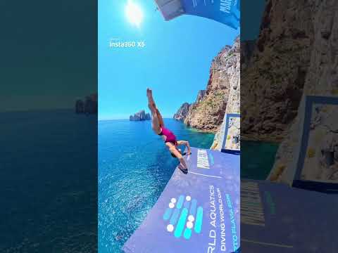 Ever wondered how to film cliff diving ?🌊 | Insta360 X5