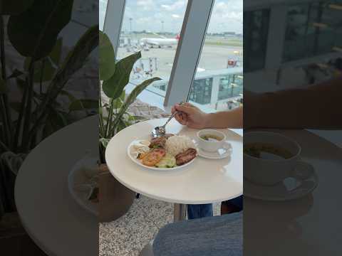 လေဆိပ်မှာ ထမင်းစား #burmese #မြန်မာ #MyanmarCele9 #food