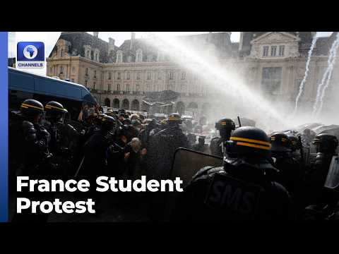 Police Deploy Water Cannons On Protesters + More | World Today