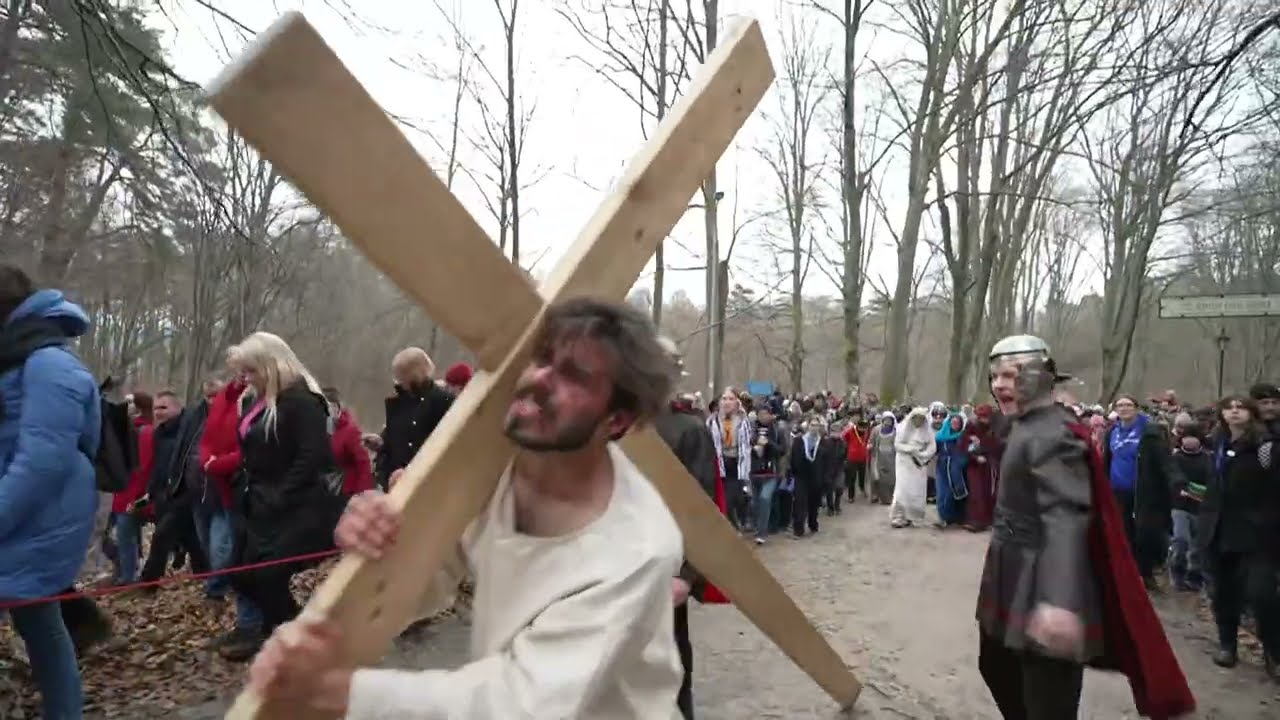 PRZEBUDZENIE W USA I EUROPIE! Chcieli zniszczyć Kościół, a wierni masowo wracają!