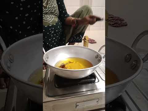 Live ગાંઠીયા #gathiya #gathiyarecipe #food #gujratifood #trendingdiwalispecial